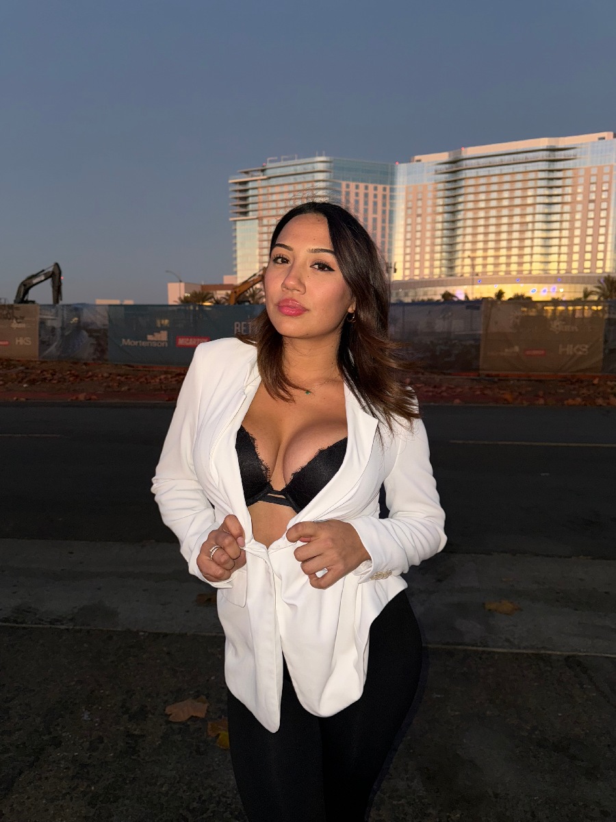 Take a pause and enjoy Ali Cruz — streaming from Huaybei