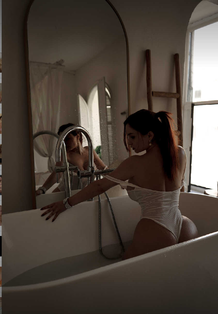 A playful frame from Miranda Faith nude — online in Huaybei