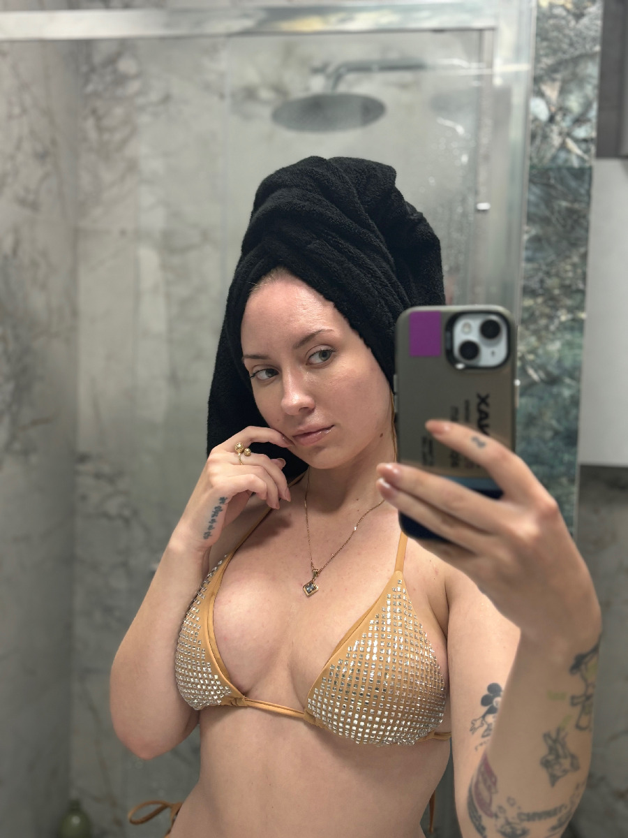 Nude girl KateV in Huaybei