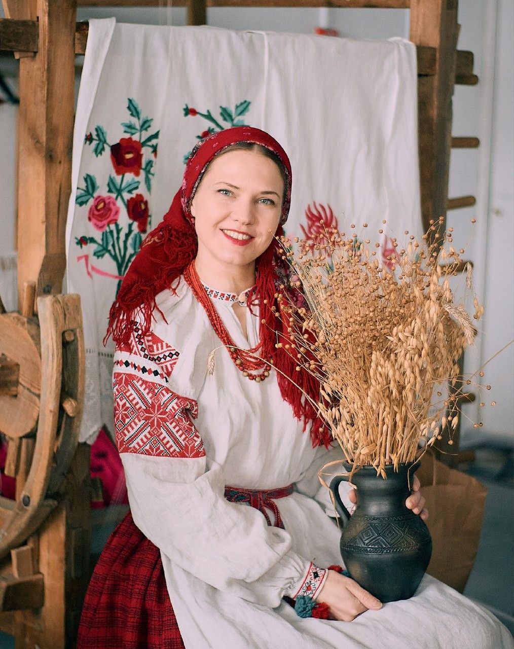 Women in Slavic costumes in Huaybei