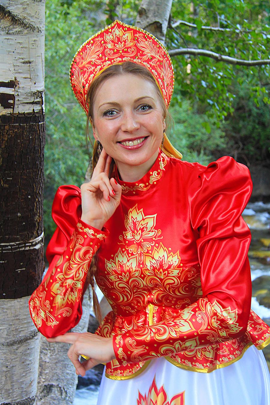 Women in Slavic costumes in Huaybei