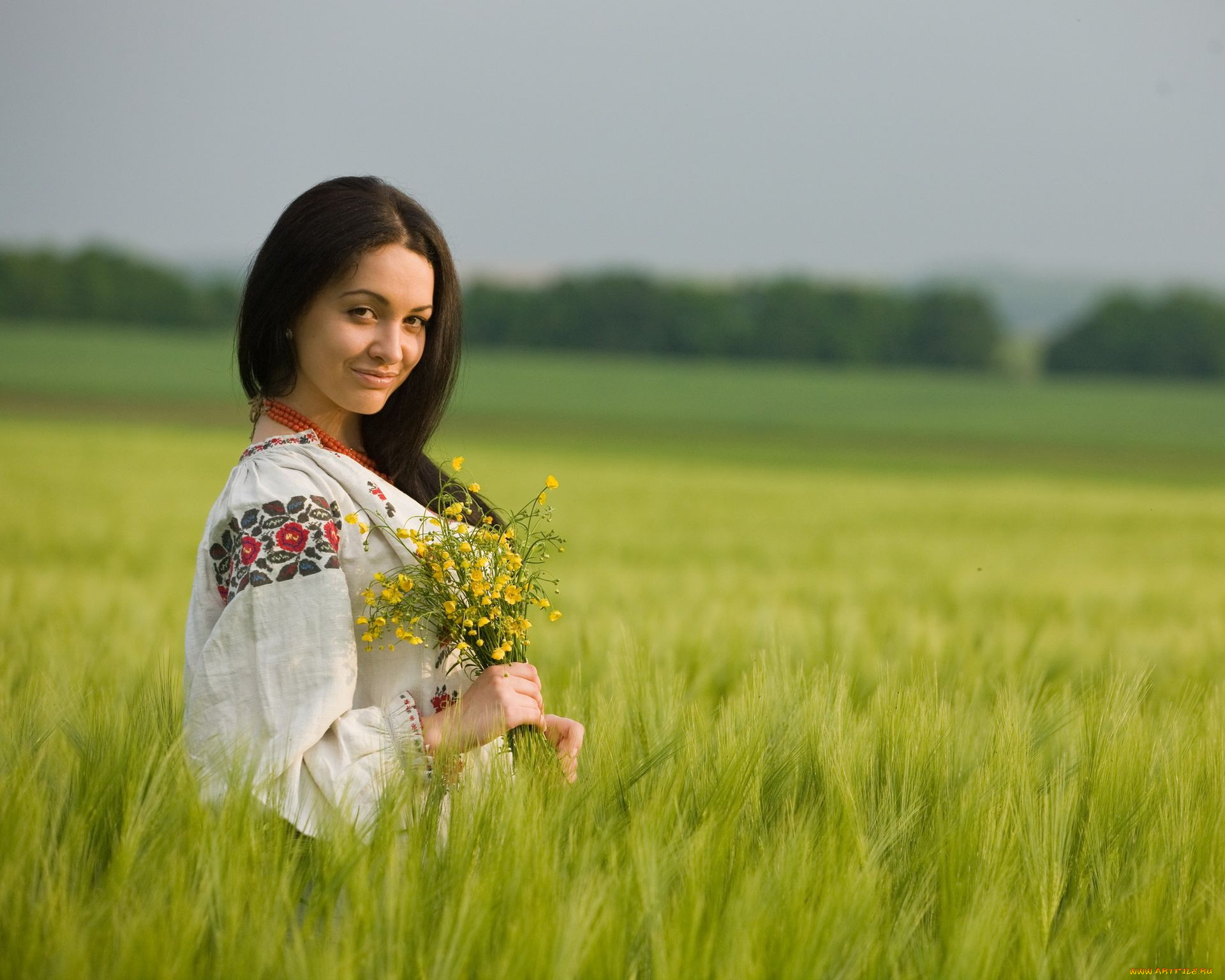 Women in Slavic costumes in Huaybei