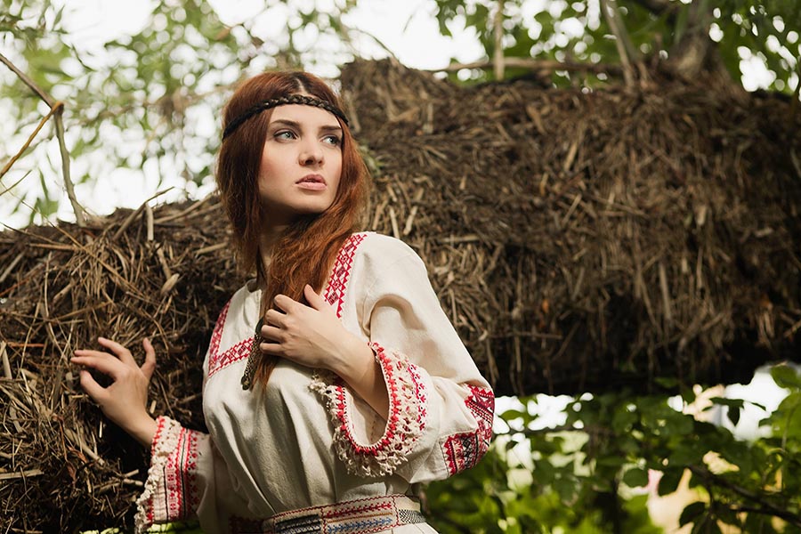 Women in Slavic costumes in Huaybei
