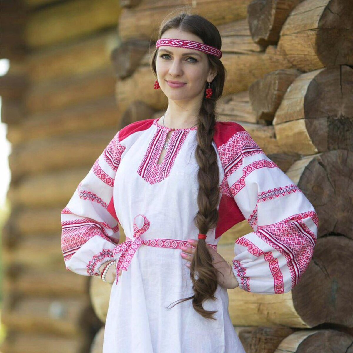 Girls in Slavic costumes in Huaybei