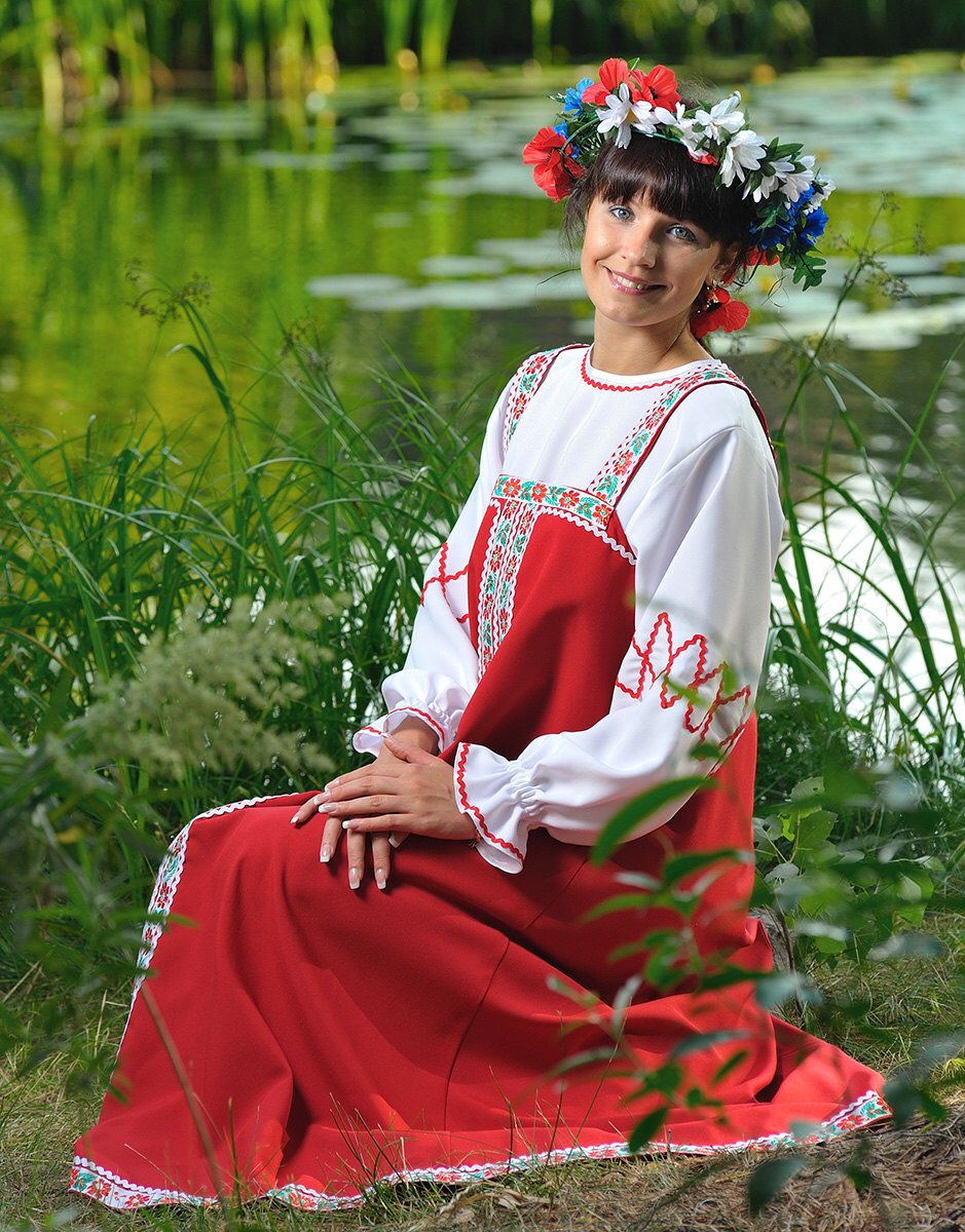 Beautiful girl Girls in Slavic costumes in Huaybei