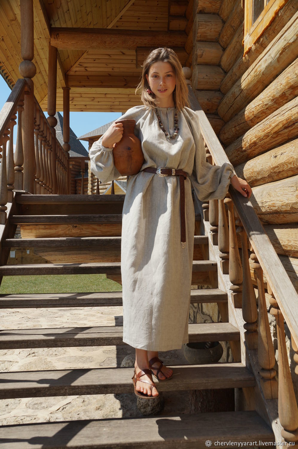Girls in Slavic costumes in Huaybei