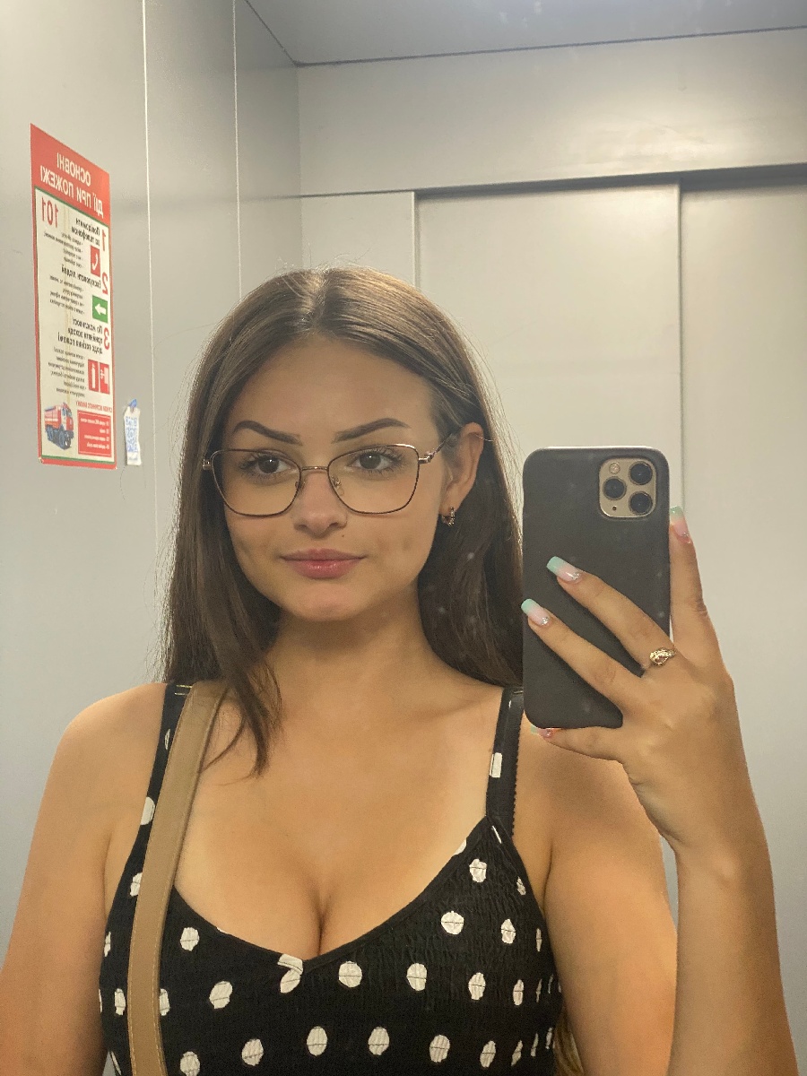 Sexy model Stacy in Huaybei