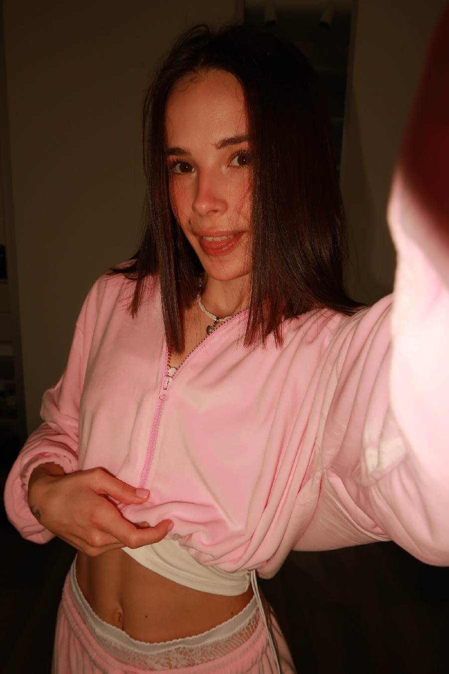 Tina brings the glow — live moments in Huaybei