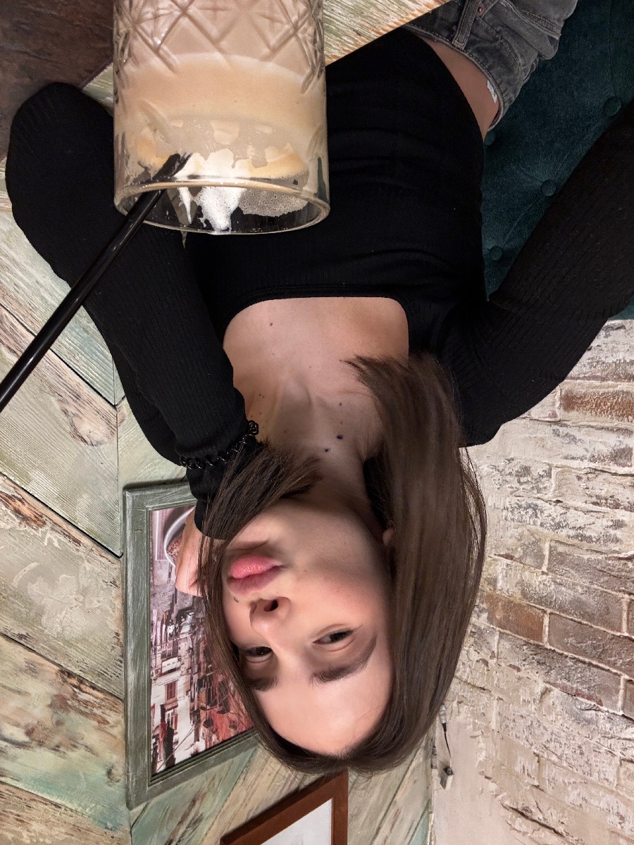 Fresh photos, fresh mood — Tina online in Huaybei